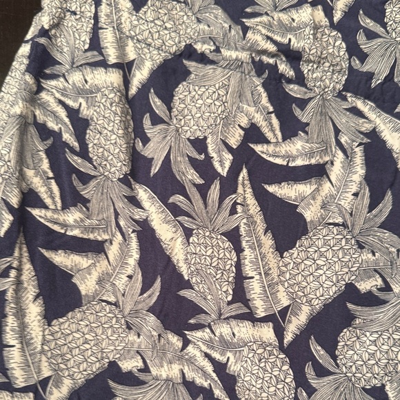 Chic Blue and White Patterned Blouse - Picture 3 of 4